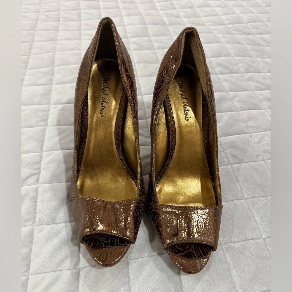 Michael Antonio Bronze Patent Leather women Heels - Size 9